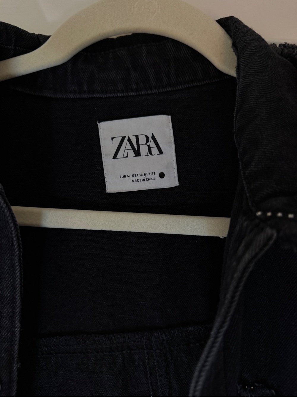 Zara Black Denim Jacket with Subtle Stud Accent - Picture 3 of 3